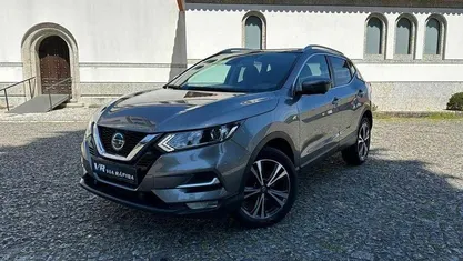 Cinzento Usado 2021 Nissan Qashqai N-Connecta SUV | € 21.900 (Preço justo)