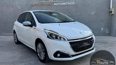 Branco Usado 2019 Peugeot 208 Signature Sky Citadino | € 11.900 (Preço justo)