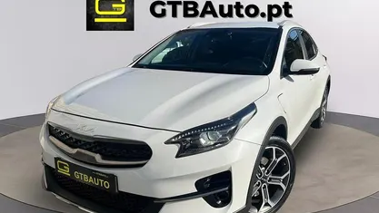Usado Kia XCeed 140 HP (102 kW) 2022 Branco SUV