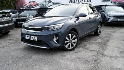 Cinza Usado 2022 Kia Stonic SUV | € 12.990 (Preço justo)