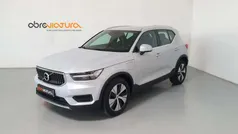 Cinzento Usado 2021 Volvo XC40 SUV | € 31.500 (Preço justo)