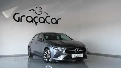 Cinzento Usado 2024 Mercedes A200 Progressive Sedan | € 29.900 (Bom preço)