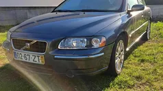 Cinzento Usado 2005 Volvo S60 Sedan | € 4.500 (Bom preço)