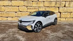 Cinza Usado 2022 Renault Mégane Iconic Citadino | € 29.500 (Preço justo)