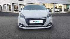 Branco Usado 2017 Peugeot 208 Style Citadino | € 9.900 (Bom preço)