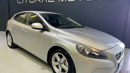 Usado Volvo V40 Momentum 115 HP (84 kW) 2014 Cinza Carrinha