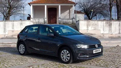 Usado VW Polo 75 HP (55 kW) 2019 Cinzento Citadino