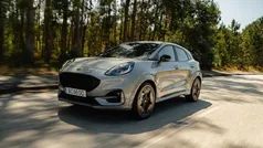 Cinzento Usado 2023 Ford Puma | € 23.490 (Preço justo)