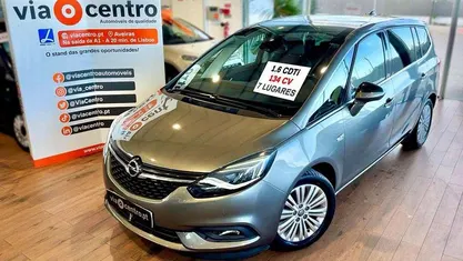 Cinza Usado 2018 Opel Zafira Innovation Monovolume | € 16.750 (Preço justo)