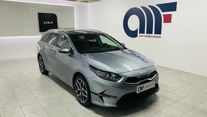 Cinza Usado 2024 Kia Ceed Citadino | € 20.899 (Preço justo)