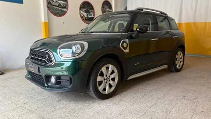 Usado Mini Countryman 136 HP (100 kW) 2018 Verde SUV