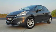 Cinza Usado 2015 Peugeot 208 Active Citadino | € 8.680 (Preço justo)