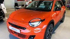 Laranja Usado 2023 Fiat 600 Red SUV | € 29.500 (Preço justo)