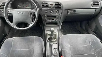 Usado Volvo S40 105 HP (77 kW) 1999 Sedan