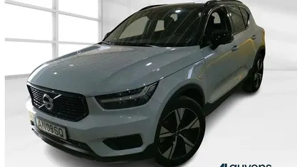 Usado Volvo XC40 R-Design 211 HP (155 kW) 2022 Branco SUV