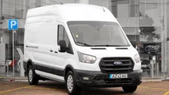 Branco Usado 2023 Ford Transit Trend Sedan | € 29.990 (Preço justo)
