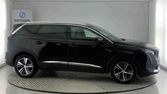 Usado 2023 Peugeot 5008 Allure Monovolume | € 33.490 (Preço justo)