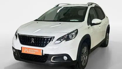 Usado Peugeot 2008 Signature Sky 102 HP (75 kW) 2019 SUV
