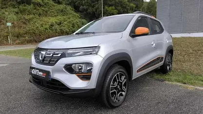 Cinza Usado 2021 Dacia Spring Comfort Plus Citadino | € 11.499 (Preço justo)