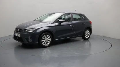 Usado Seat Ibiza Reference 95 HP (69 kW) 2023 Cinzento Citadino