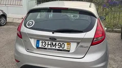 Cinzento Usado 2009 Ford Fiesta Citadino | € 3.950 (Bom preço)