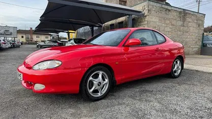 Vermelho Usado 1999 Hyundai Coupé Coupé | € 4.900