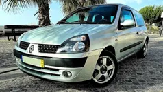 Cinzento Usado 2001 Renault Clio II Citadino | € 1.680
