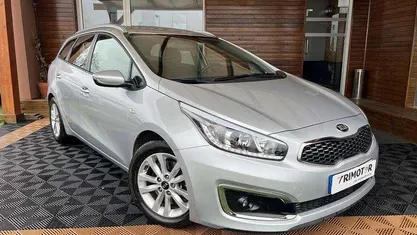 Usado Kia Ceed Sportswagon 120 HP (88 kW) 2017 Cinzento Carrinha