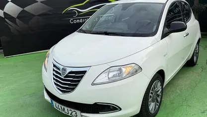 Branco Usado 2011 Lancia Ypsilon Citadino | € 6.500 (Preço justo)