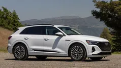 Branco Usado 2023 Audi Q8 e-tron Advanced SUV | € 53.000 (Preço justo)