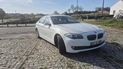Branco Usado 2010 BMW 525 Sedan | € 12.000 (Preço justo)