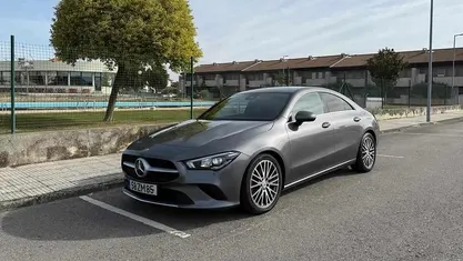 Cinzento Usado 2019 Mercedes CLA180 Sedan | € 27.900 (Preço justo)