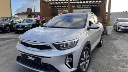 Cinzento Usado 2022 Kia Stonic SUV | € 13.750 (Preço justo)