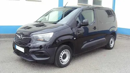 Preto Usado 2021 Opel Combo Van | € 16.950 (Preço justo)