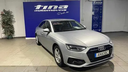 Cinzento Usado 2021 Audi A4 Sedan | € 23.900 (Preço justo)
