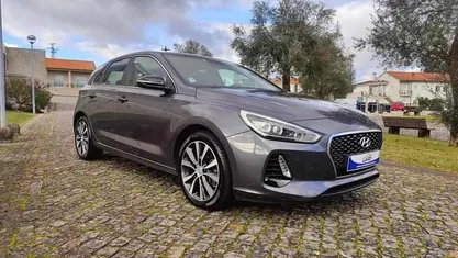 Cinza Usado 2017 Hyundai i30 Style Citadino | € 11.750 (Bom preço)