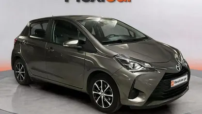 Cinza Usado 2018 Toyota Yaris Comfort | € 13.890 (Preço justo)