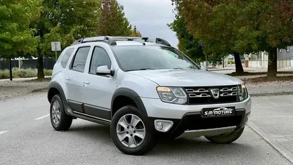 Usado Dacia Duster Prestige 125 HP (91 kW) 2014 Cinzento SUV