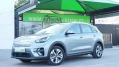 Cinza Usado 2022 Kia e-Niro SUV | € 24.500 (Bom preço)