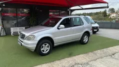 Cinzento Usado 1999 Mercedes ML230 SUV | € 6.999 (Preço justo)