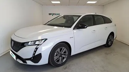 Usado Peugeot 308 136 HP (100 kW) 2025