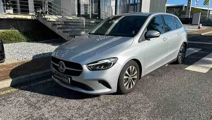 Usado 2024 Mercedes 180 Sedan | € 34.900 (Bom preço)