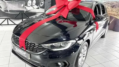Usado Fiat Tipo Lounge 95 HP (69 kW) 2018 Preto Citadino
