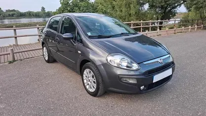 Usado Fiat Punto 75 HP (55 kW) 2010 Cinzento Citadino