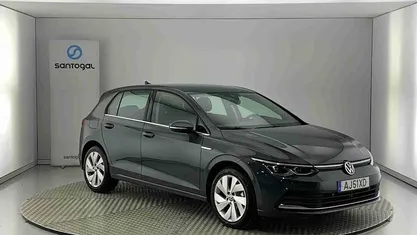 Cinzento Usado 2021 VW Golf VIII Style Citadino | € 21.490 (Bom preço)