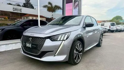 Usado Peugeot e-208 GT 100 kW (136 HP) 2021 Cinza Citadino