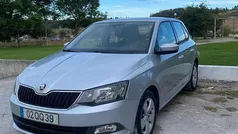 Cinzento Usado 2015 Skoda Fabia Carrinha | € 7.990 (Bom preço)
