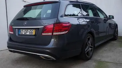 Cinzento Usado 2015 Mercedes E250 Carrinha | € 19.500 (Super Preço)