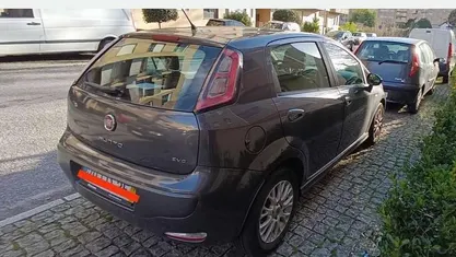 Usado Fiat Punto 75 HP (55 kW) 2010 Cinzento Citadino