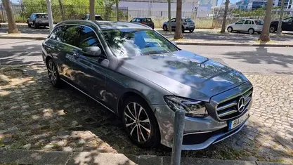 Cinzento Usado 2019 Mercedes E300 Carrinha | € 25.450 (Preço justo)
